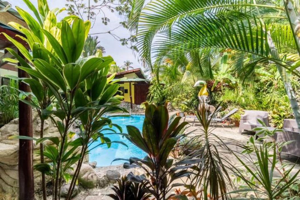 Casa Caribbean Coconut Hotel Cahuita Exterior photo