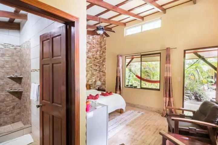 Casa Caribbean Coconut Hotel Cahuita Exterior photo